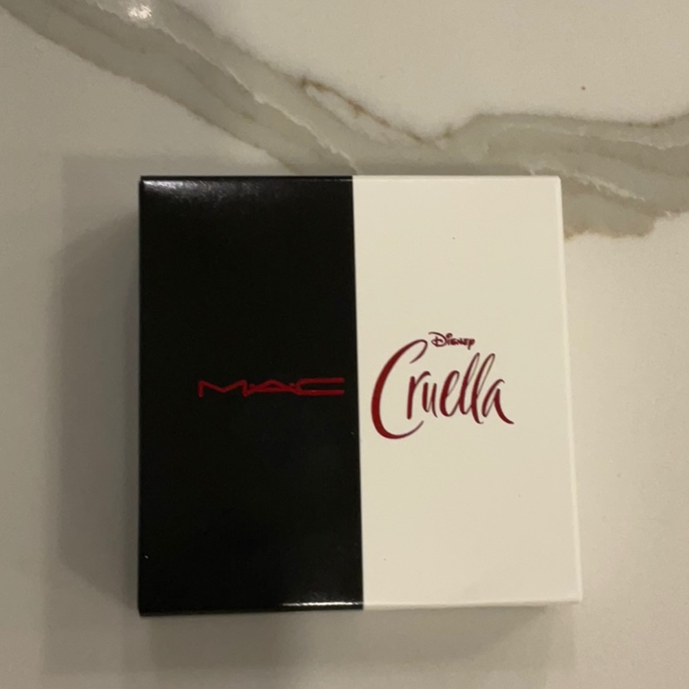 NIB MAC Disney cruella powder blush duo